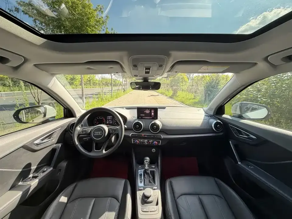 Audi Q2L