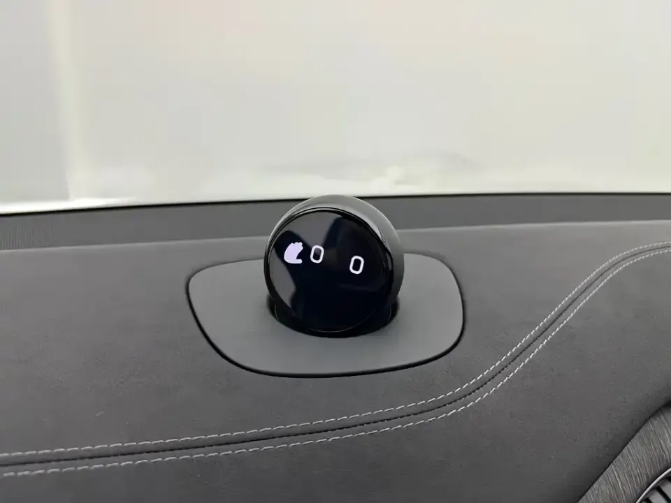 Nio EC6