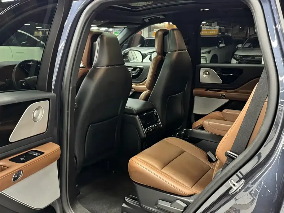 Lincoln Aviator