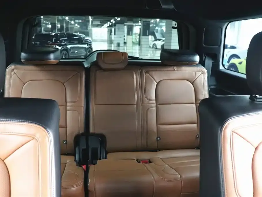 Lincoln Navigator