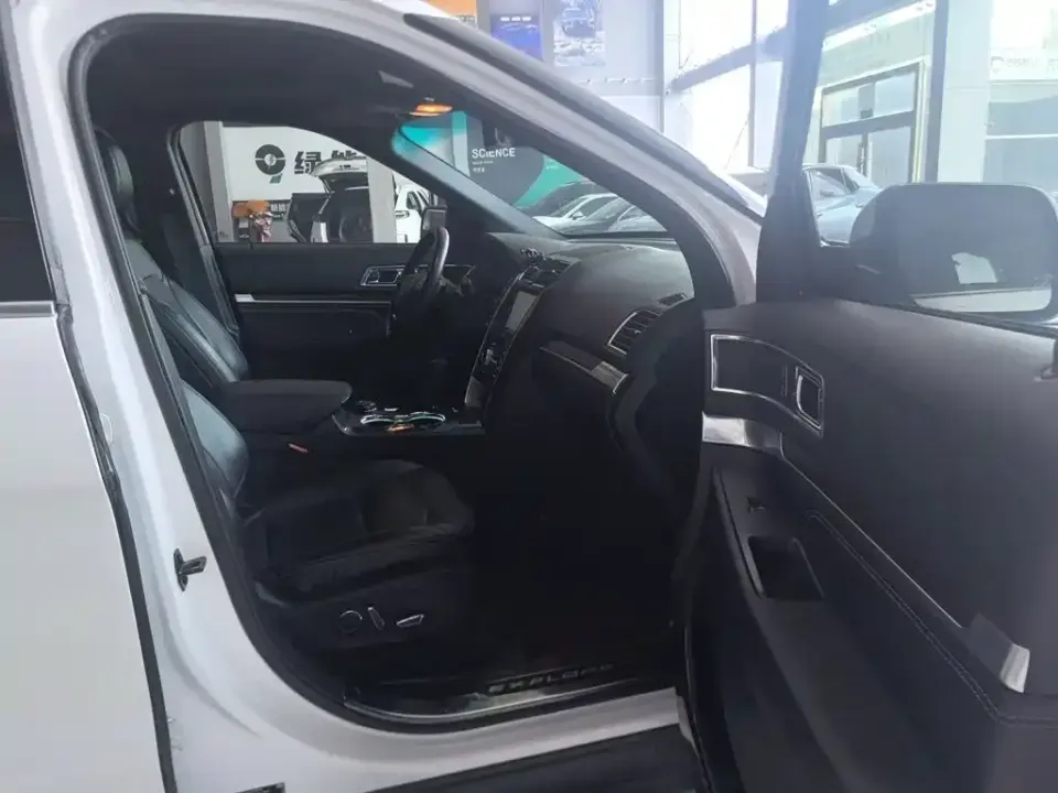 Ford Explorer (Import)