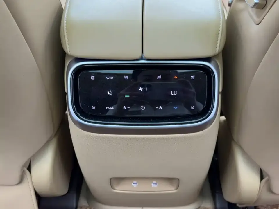 AITO M7