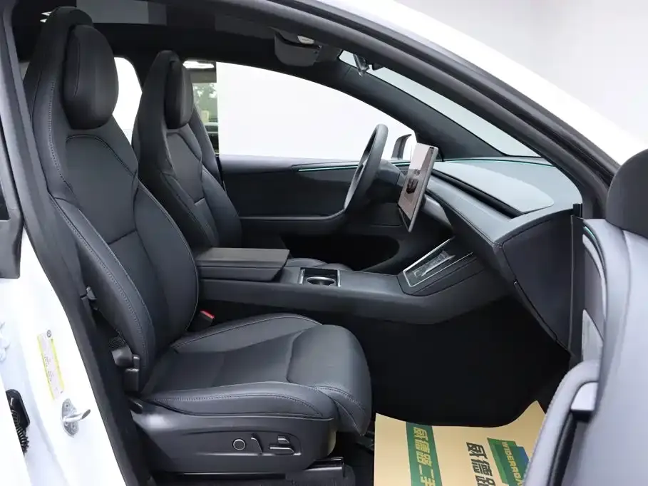 Tesla Model Y L