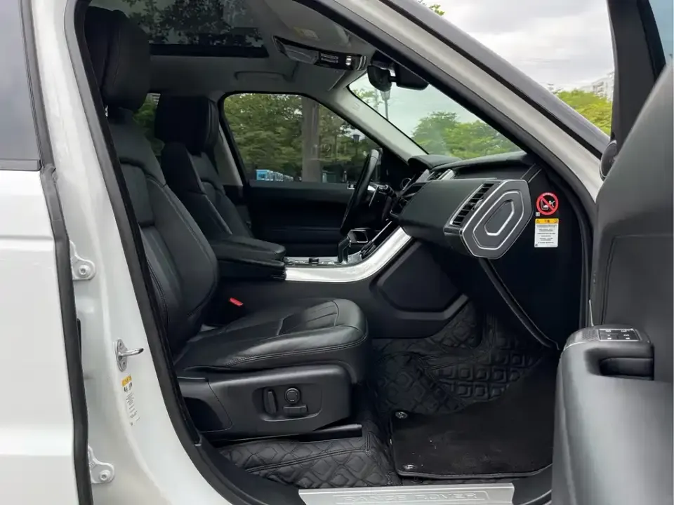 Land Rover Sport