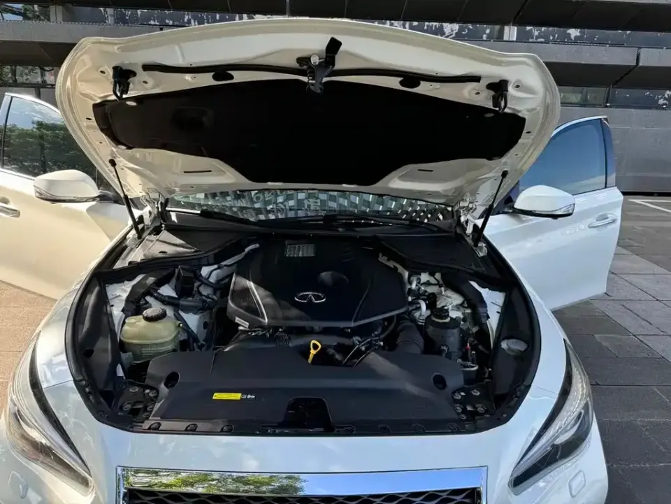 Infiniti Q50L