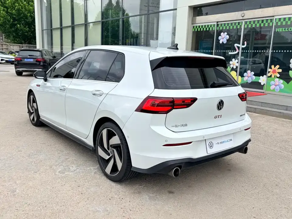 Volkswagen Golf GTI
