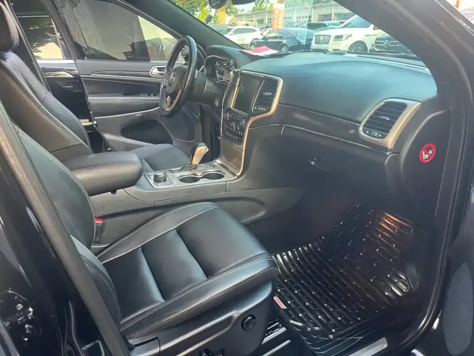 Jeep Grand Cherokee (Import)