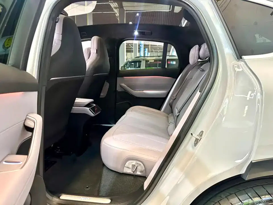 Nio EC6