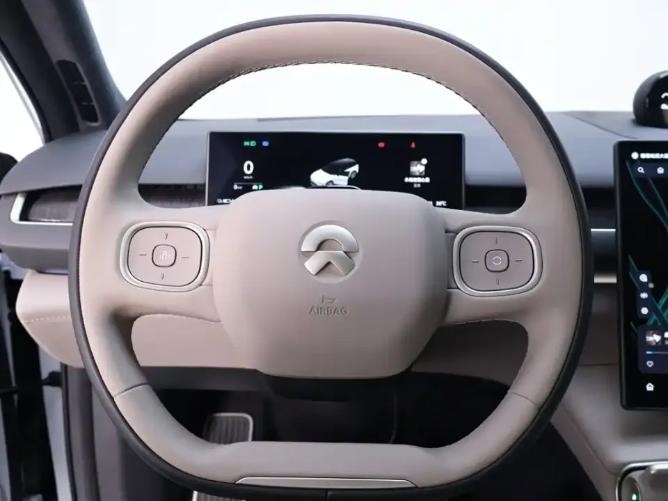 Nio ES8