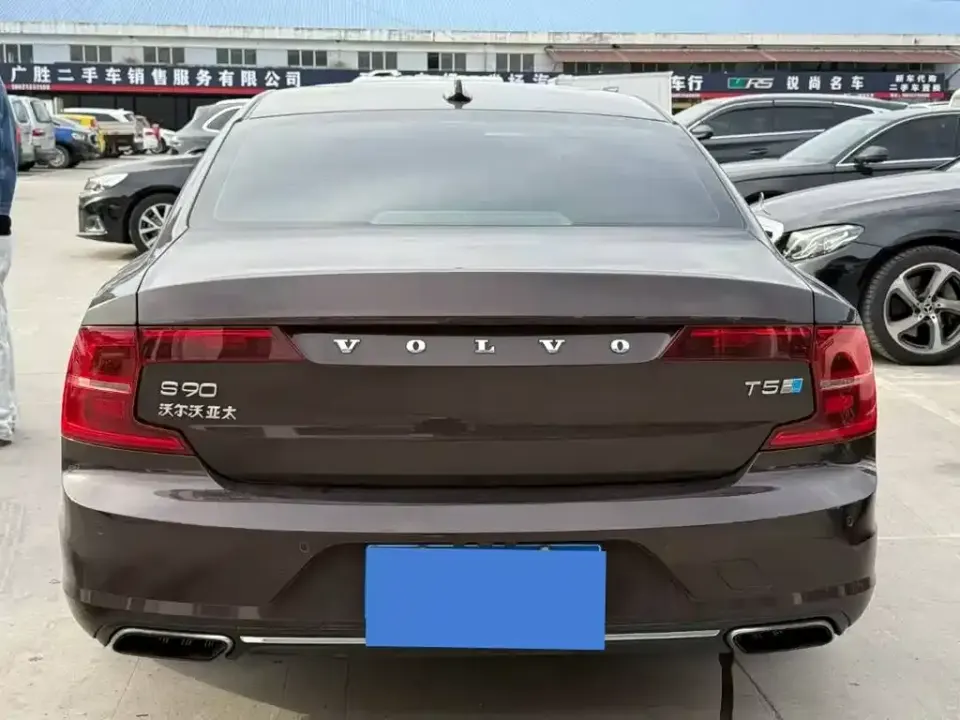 Volvo S90