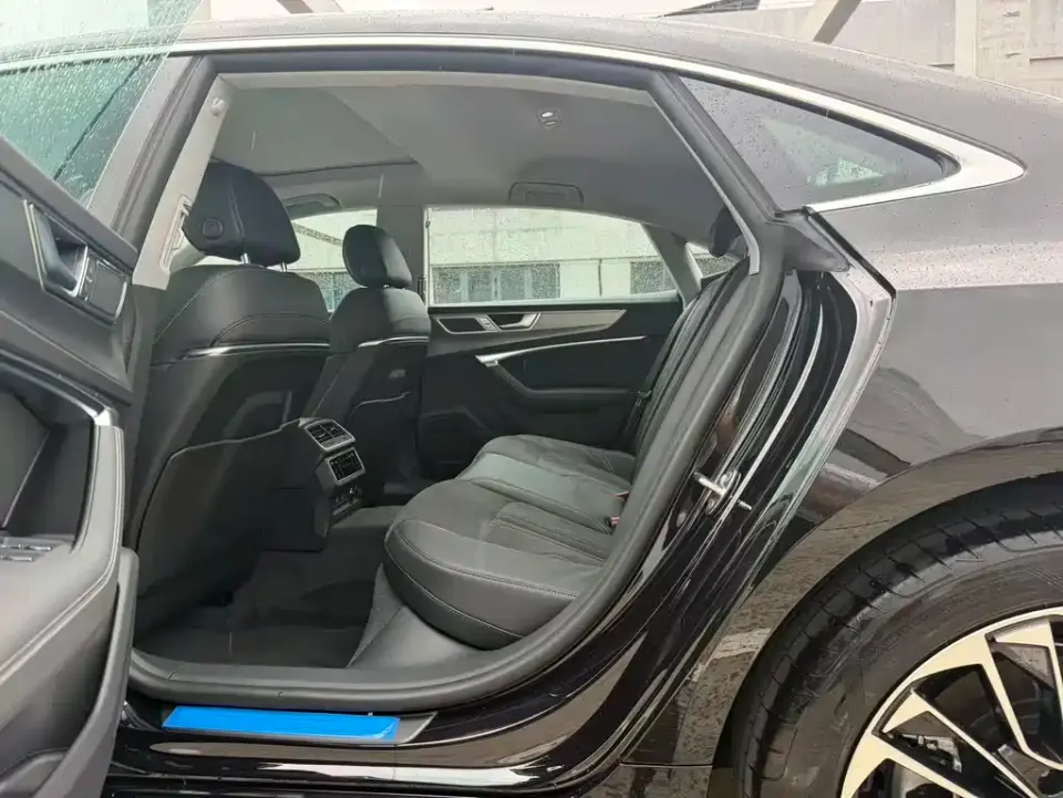 Audi A7L