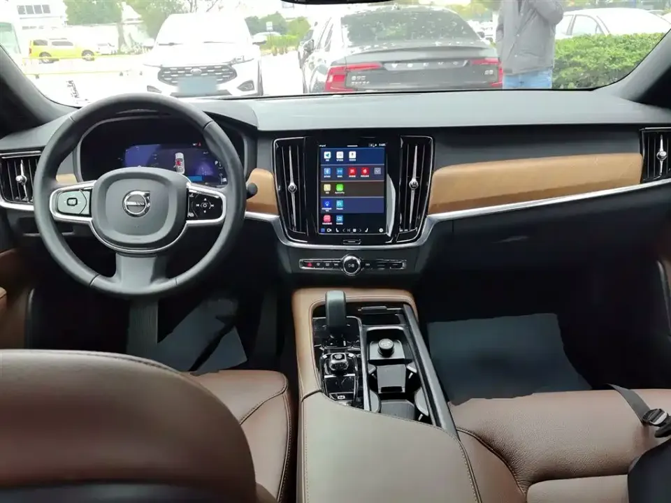 Volvo S90