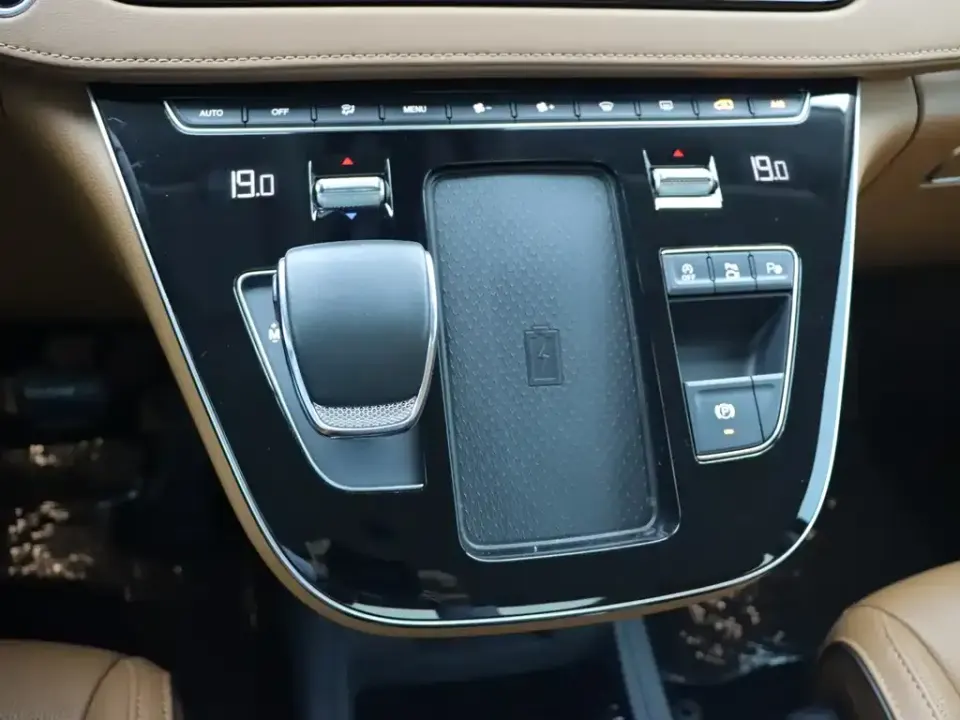Hongqi Hongqi HQ9