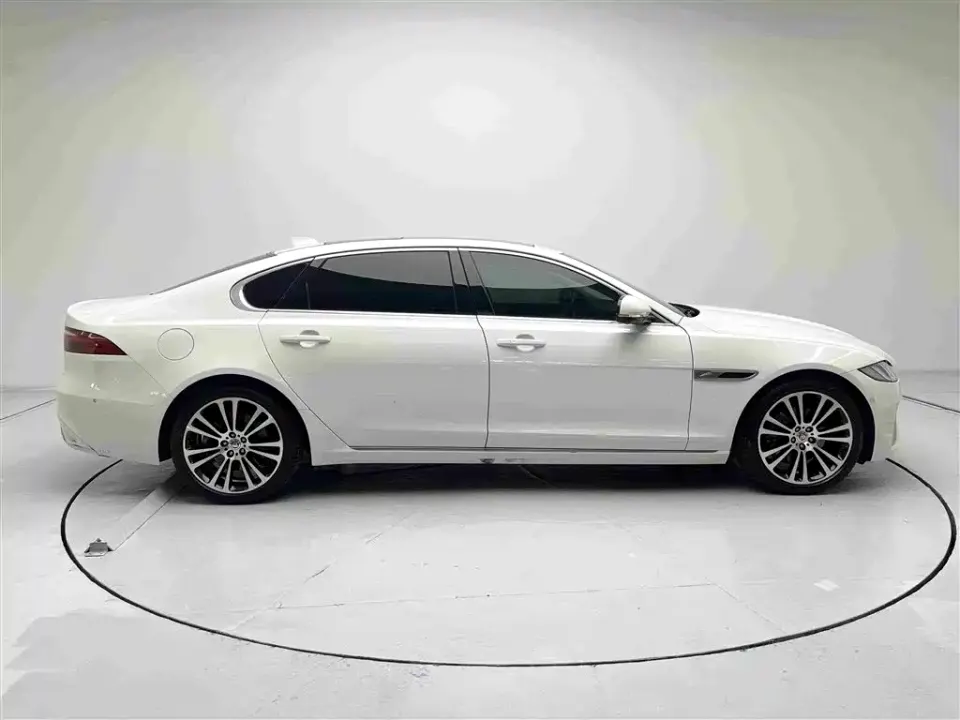 Jaguar XFL