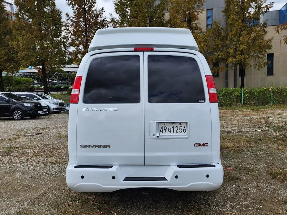 GMC Savana