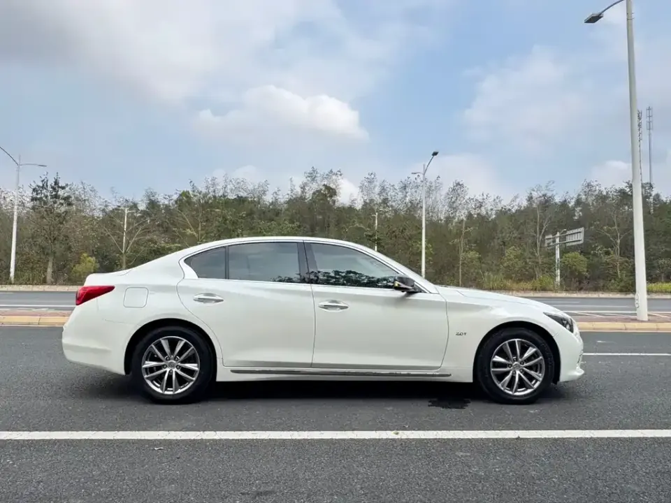 Infiniti Q50L