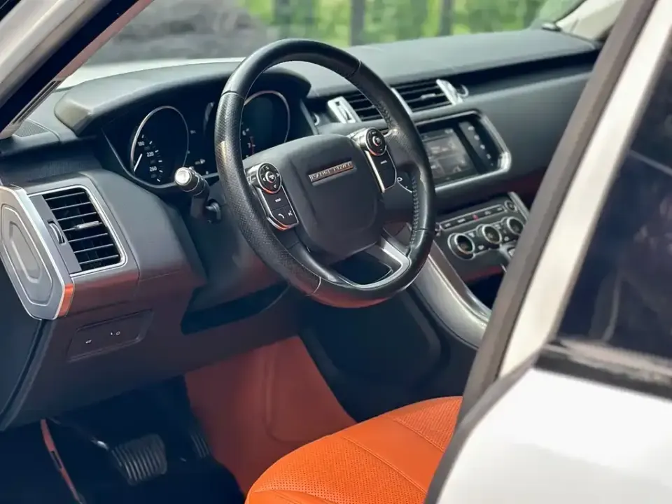 Land Rover Sport