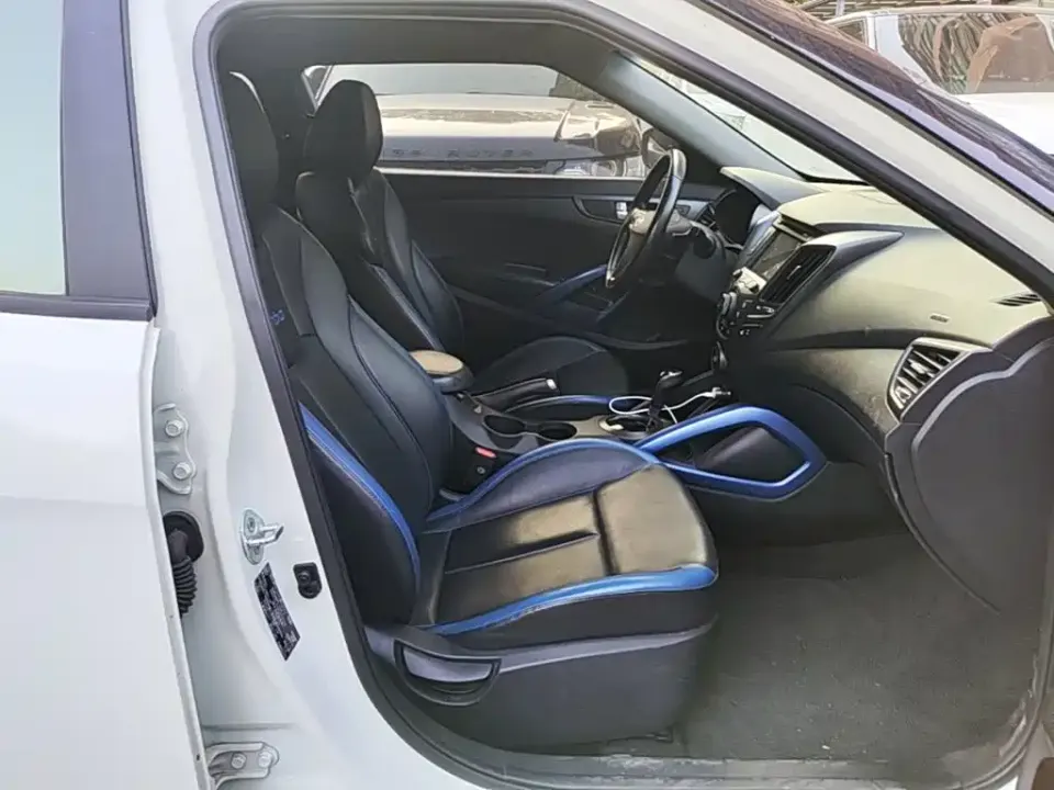 Hyundai Veloster