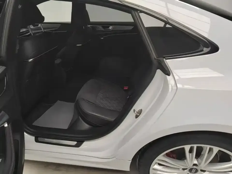 Audi A7L