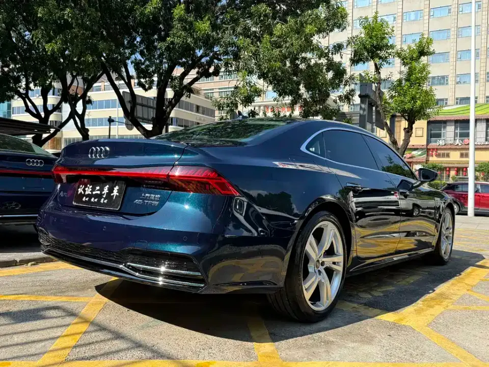 Audi A7L