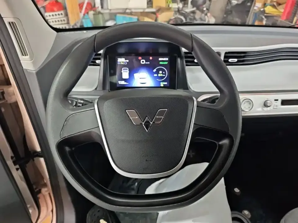 Wuling MINIEV