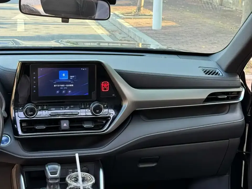 Toyota Crown Kluger