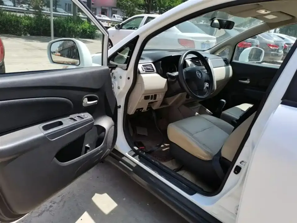 Venucia R50
