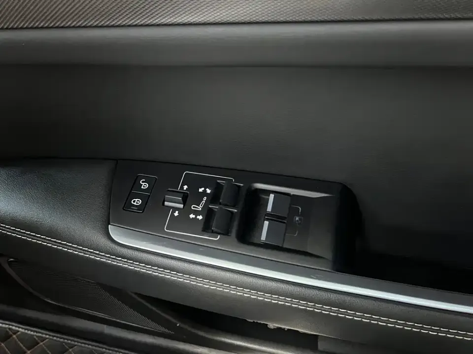 Jaguar XEL