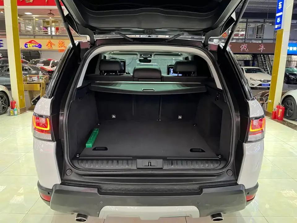 Land Rover Sport