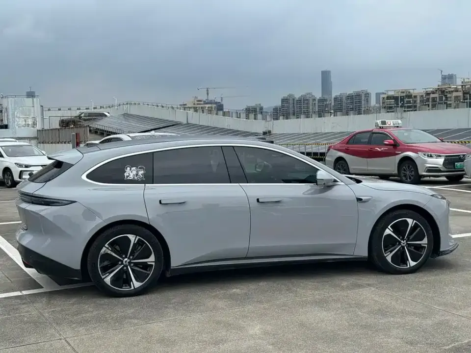 Nio ET5T