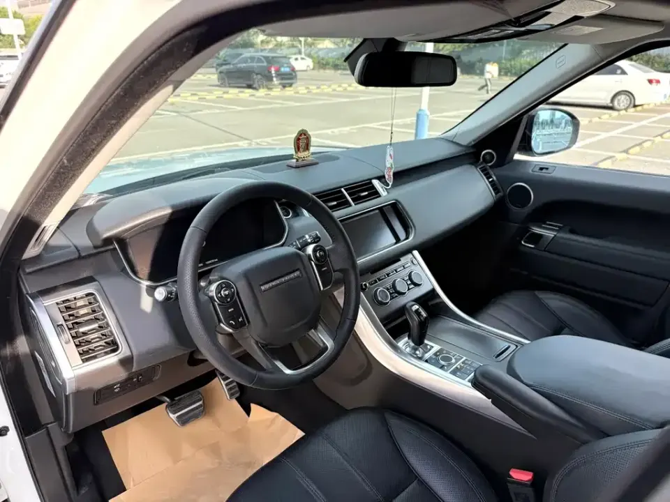 Land Rover Sport