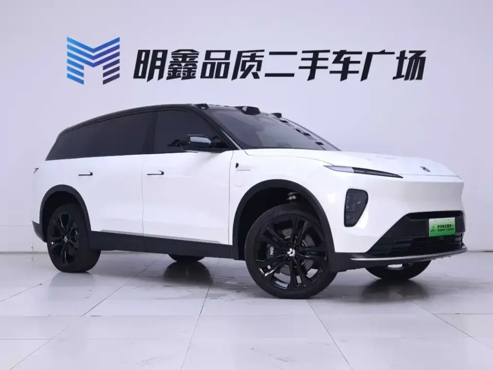 Nio ES8