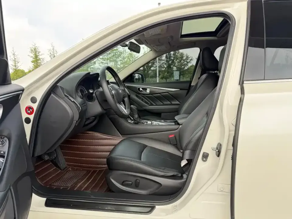 Infiniti Q50L