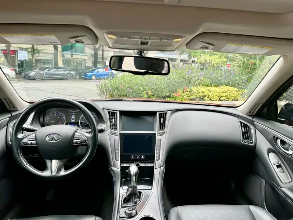 Infiniti Q50L