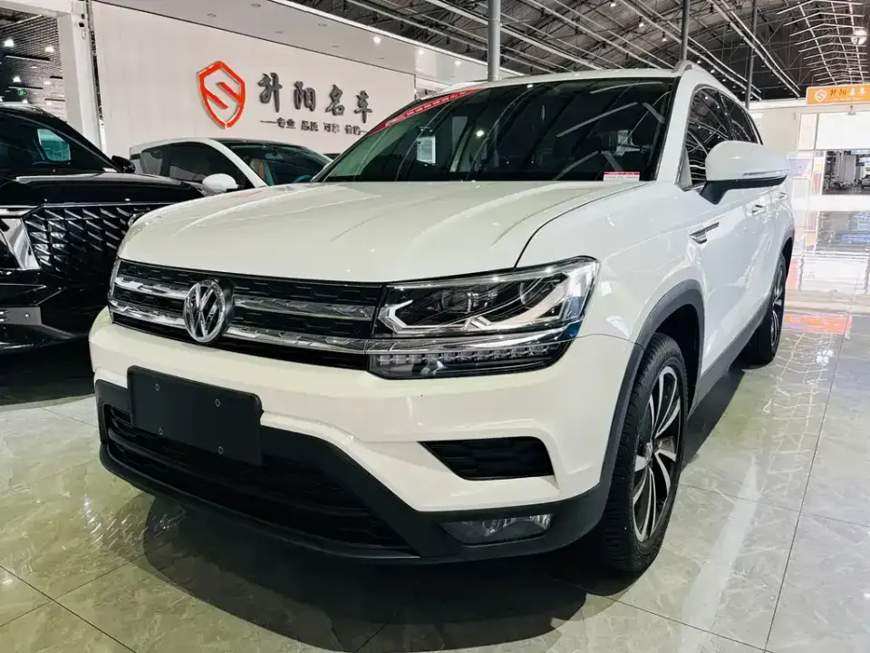Volkswagen Tharu