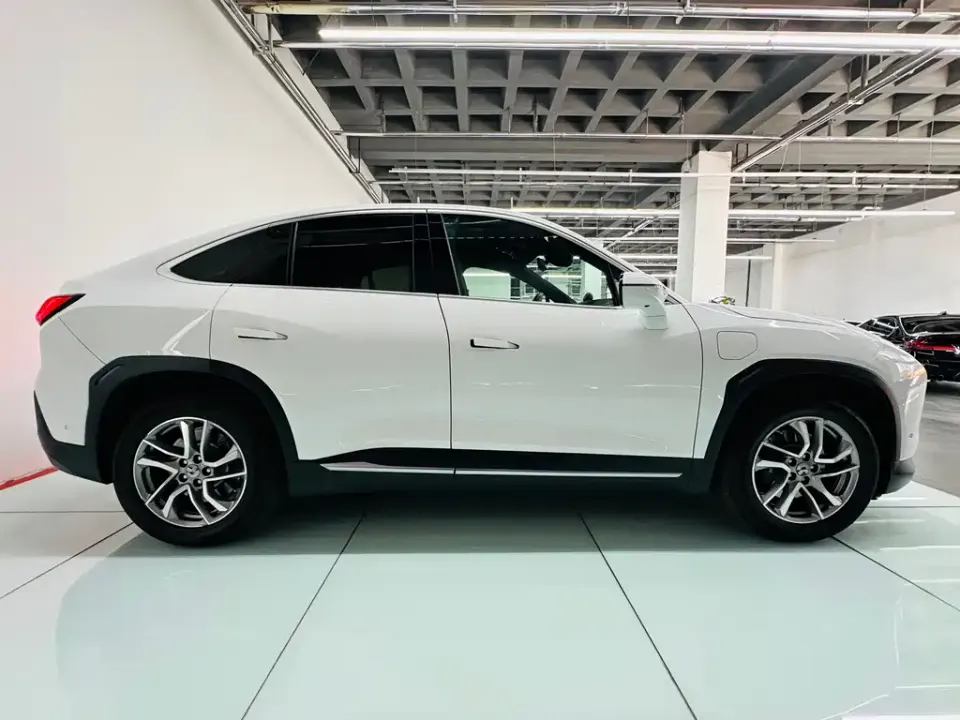 Nio EC6