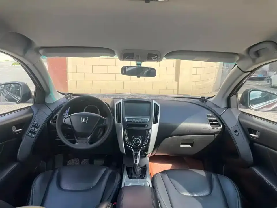 Luxgen U6