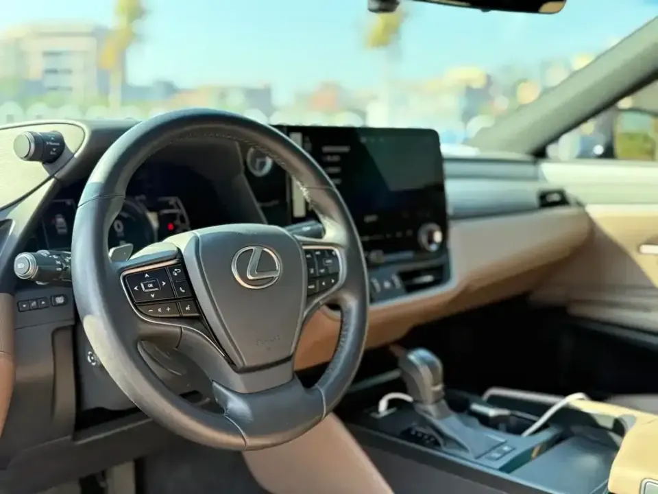 Lexus ES