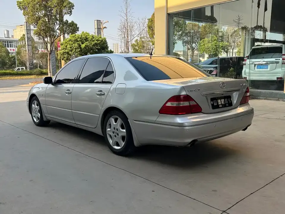 Lexus LS