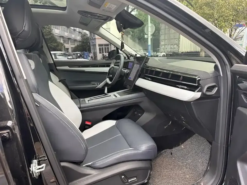 Geely Boyue L