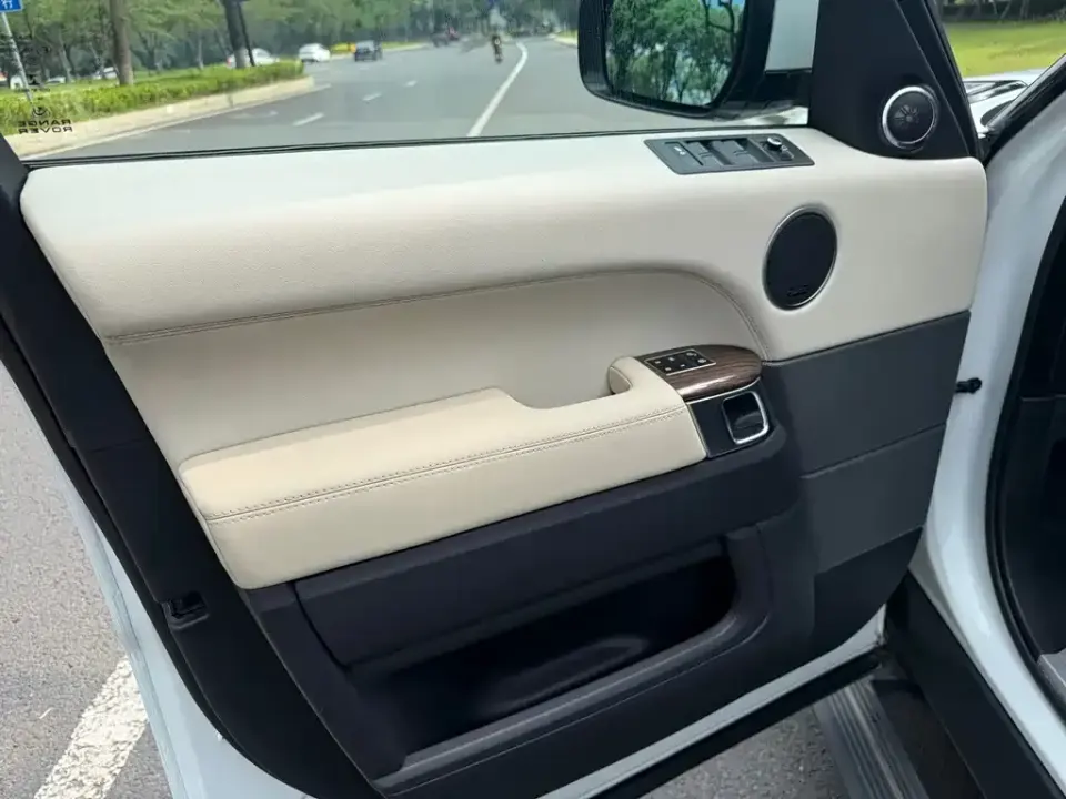 Land Rover Sport