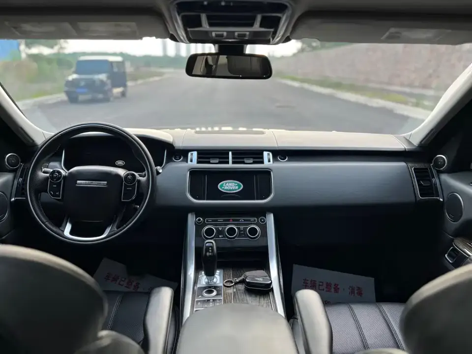 Land Rover Sport