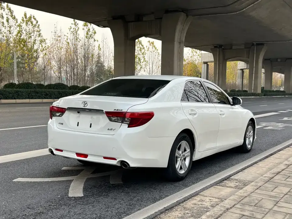 Toyota Reiz