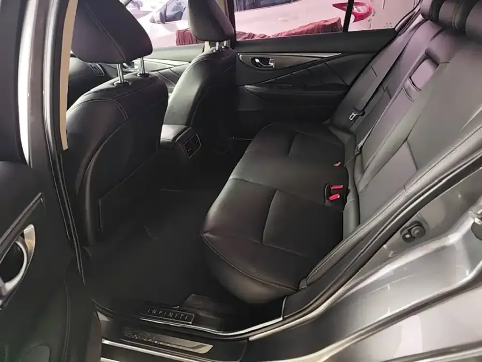 Infiniti Q50L