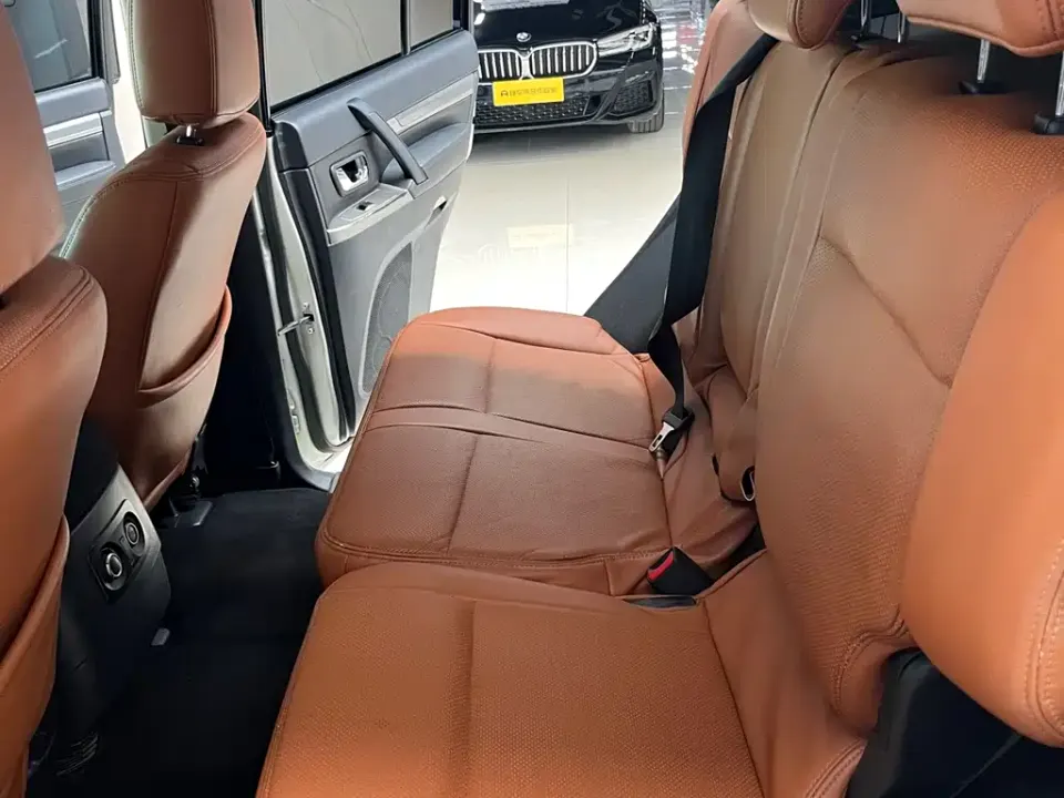 Mitsubishi Pajero (Import)
