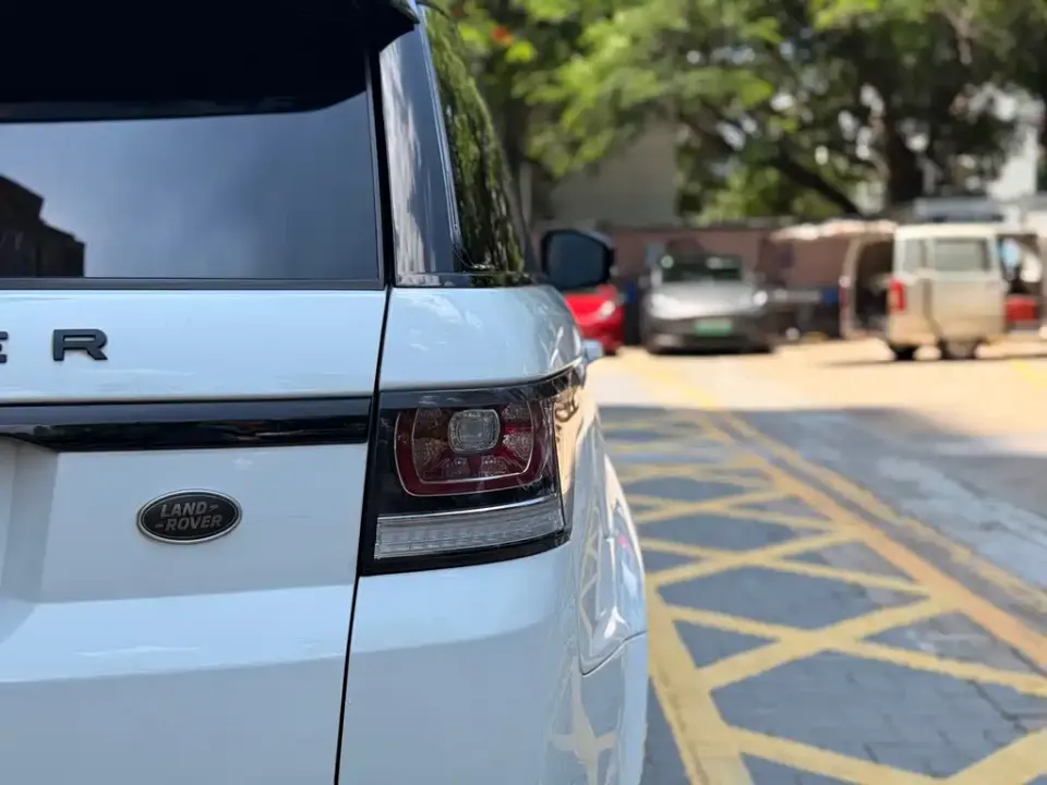 Land Rover Sport