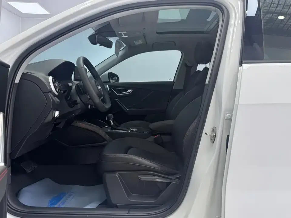 Audi Q2L