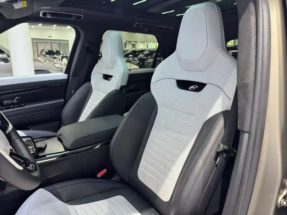 Land Rover Sport