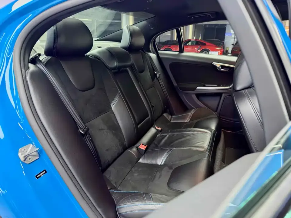 Volvo S60 (Import)