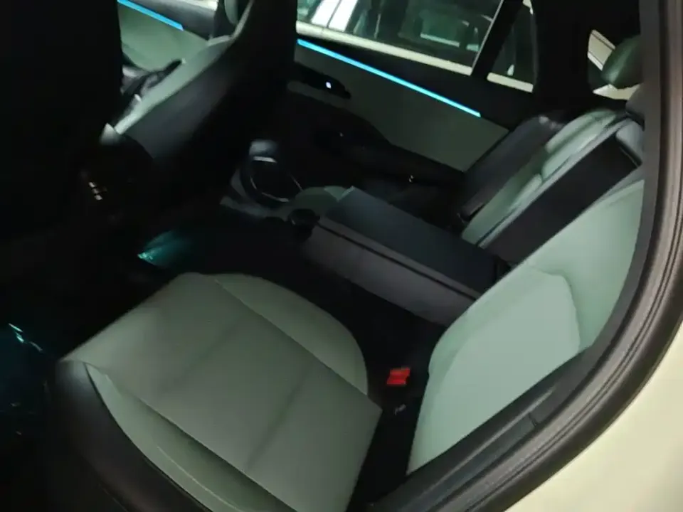 Hongqi Hongqi EH7